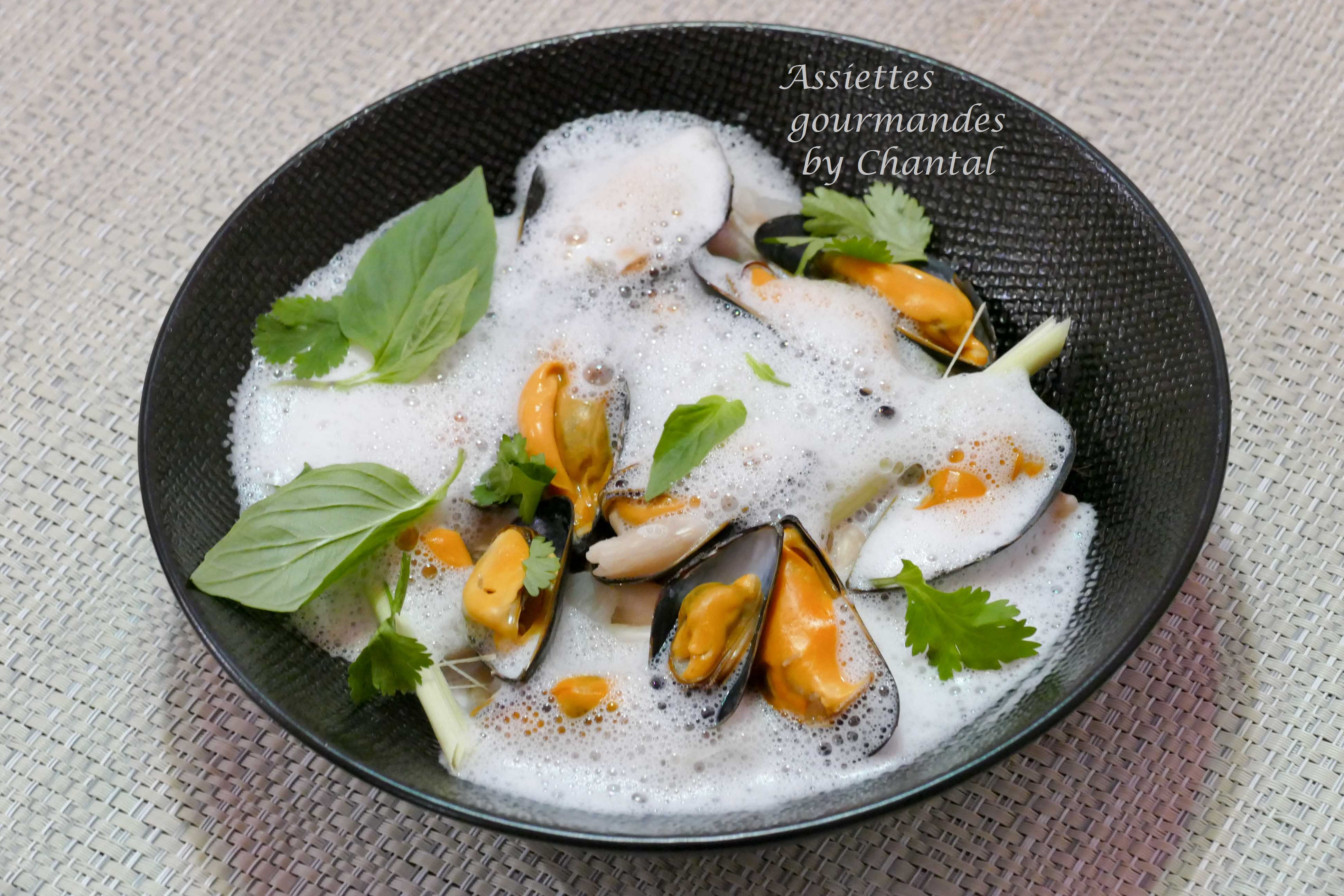 Soupe Thaï aux moules de bouchot AOP - Recette par Turbigo Gourmandises